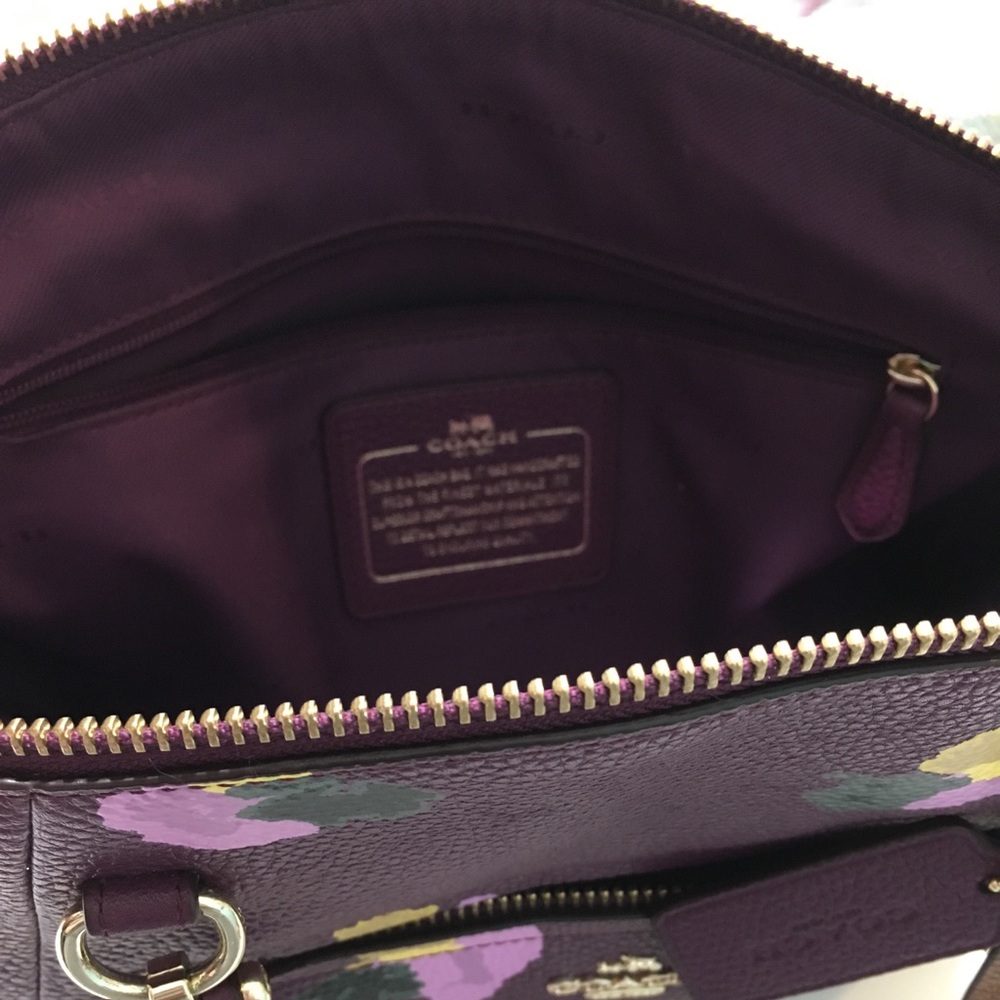 Coach purse - Picture 3 of 3